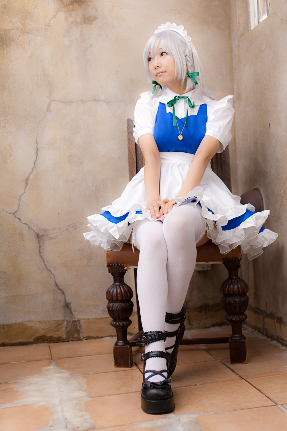 cosplay美女套图 c77 Sakuya Izayoi　白丝假发扮相(1)